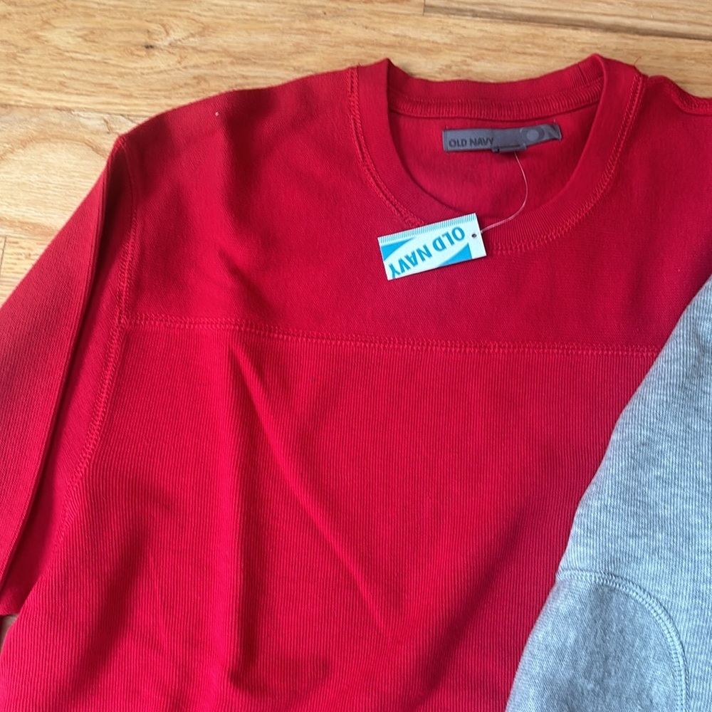 Old navy long sleeves - Picture 3 of 5